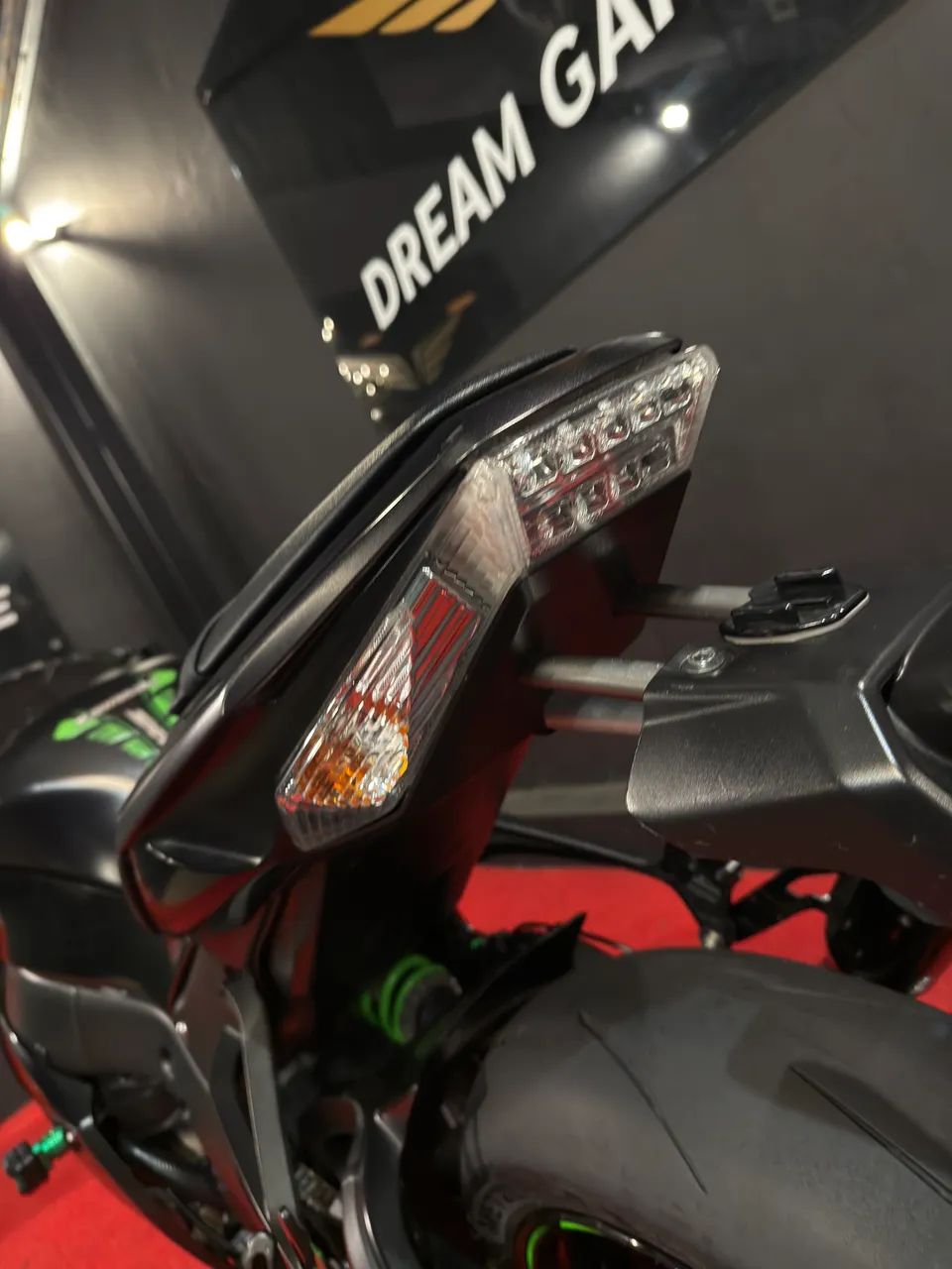 無ページ Kawasaki Zx-10/ Zx-10r 1000cc 2015 - 1504510814 | OLX