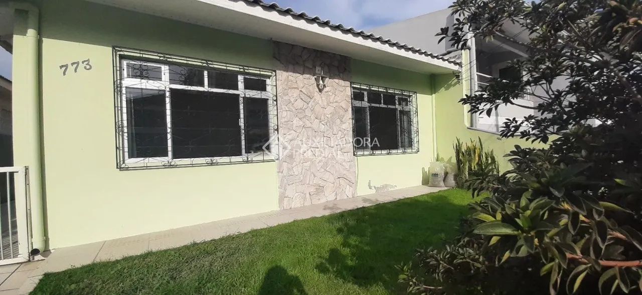 Casa com 3 dormitórios e Edícula com 1 quarto em Barreiros - Foto 2