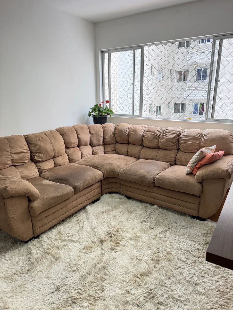 Sofá em L grande e confortável | Excelente para sala - Foto 2