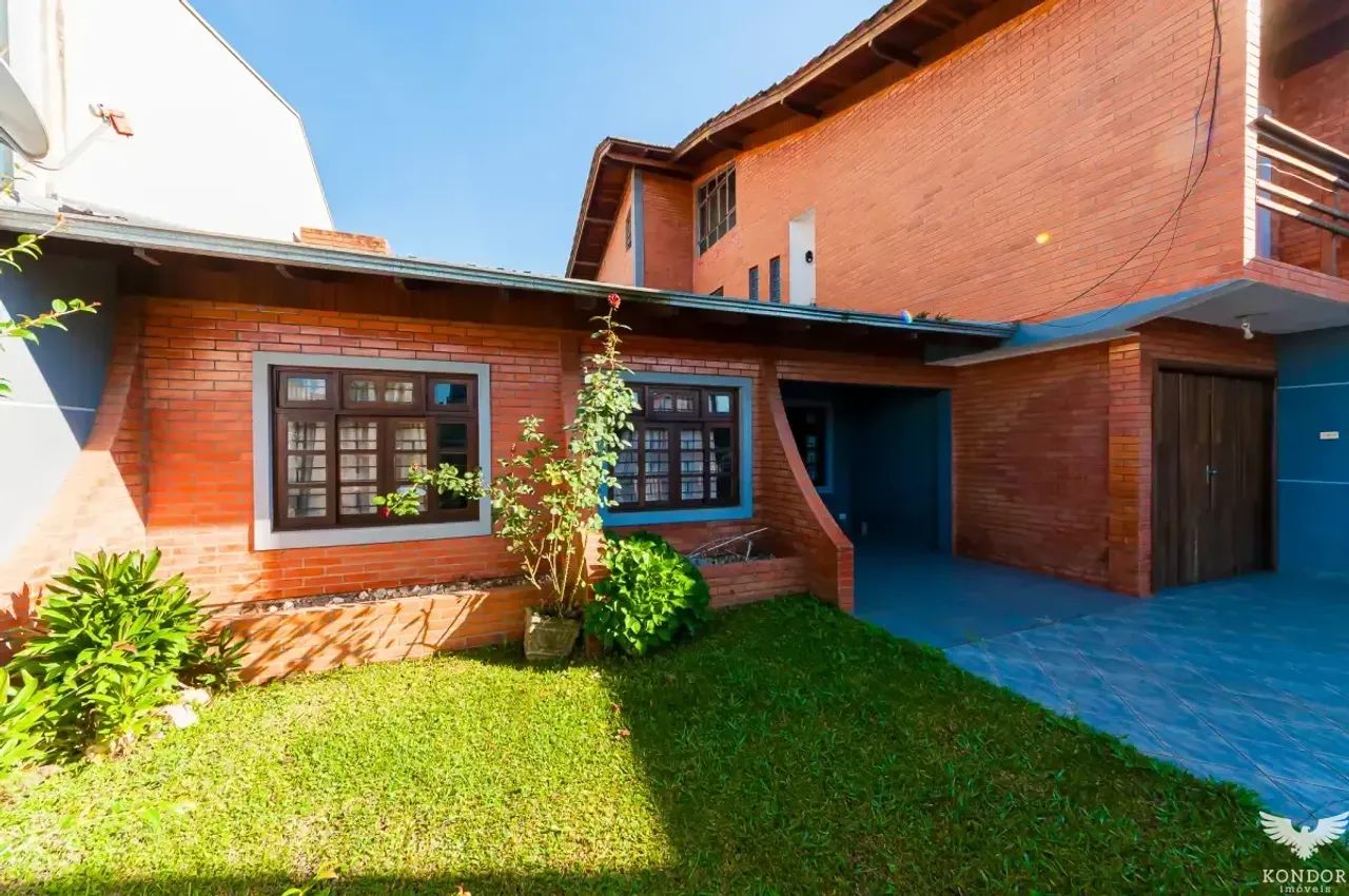 Sobrado no PILARZINHO com 270m²