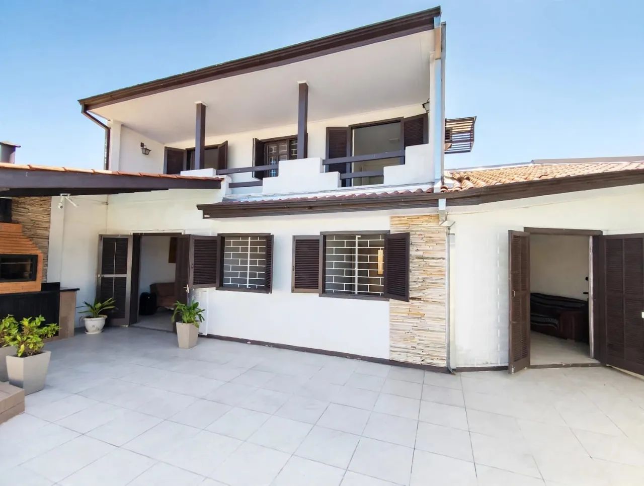 Sobrado casa mobiliado, 6 quartos, com piscina,  próximo praia e centro - Foto 3