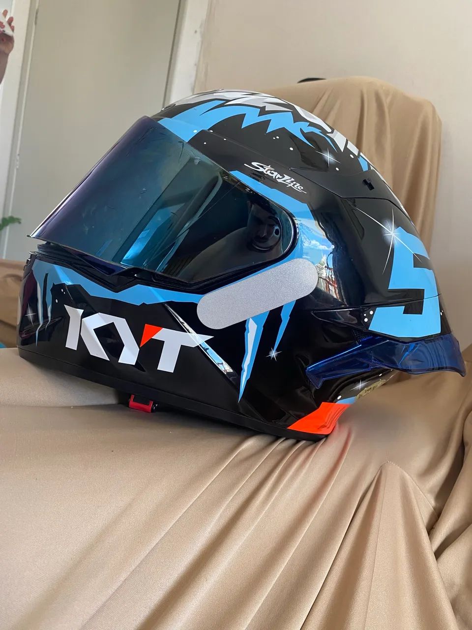 Capacete KYT tt course 