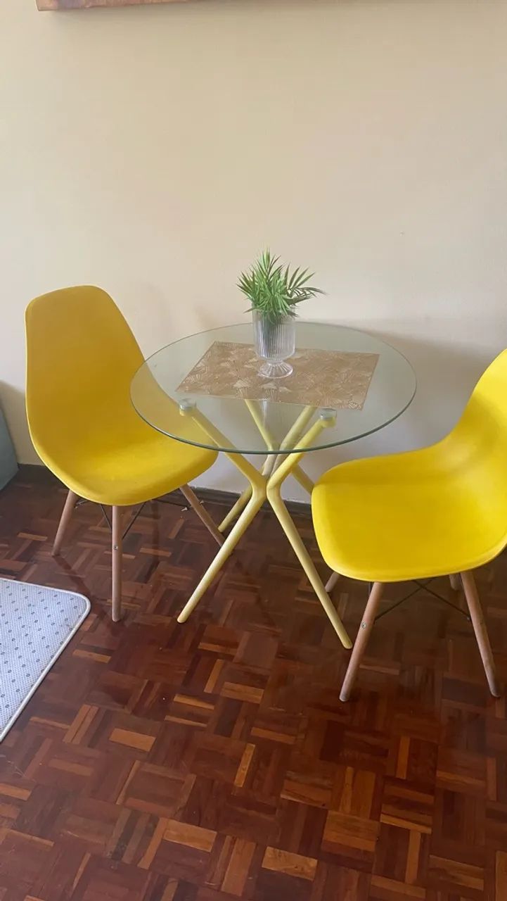 Mesa de Vidro com Cadeiras - Foto 4