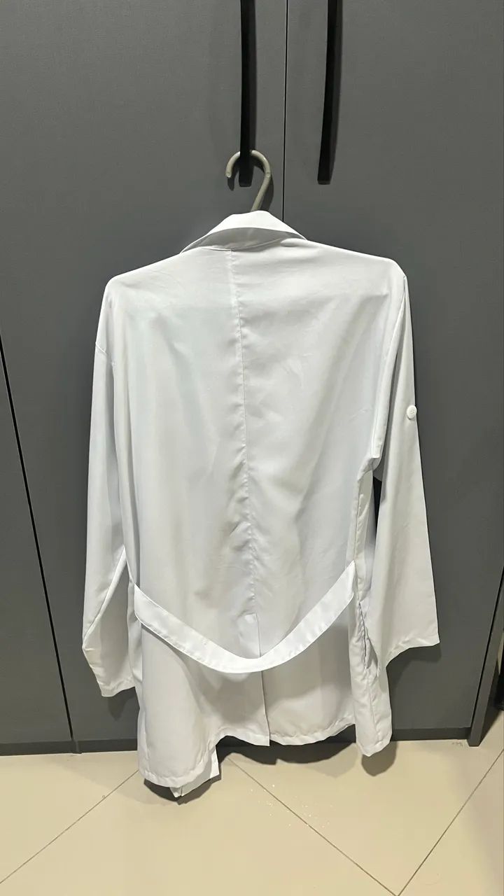 Vendo jaleco namastê branco  - Foto 3