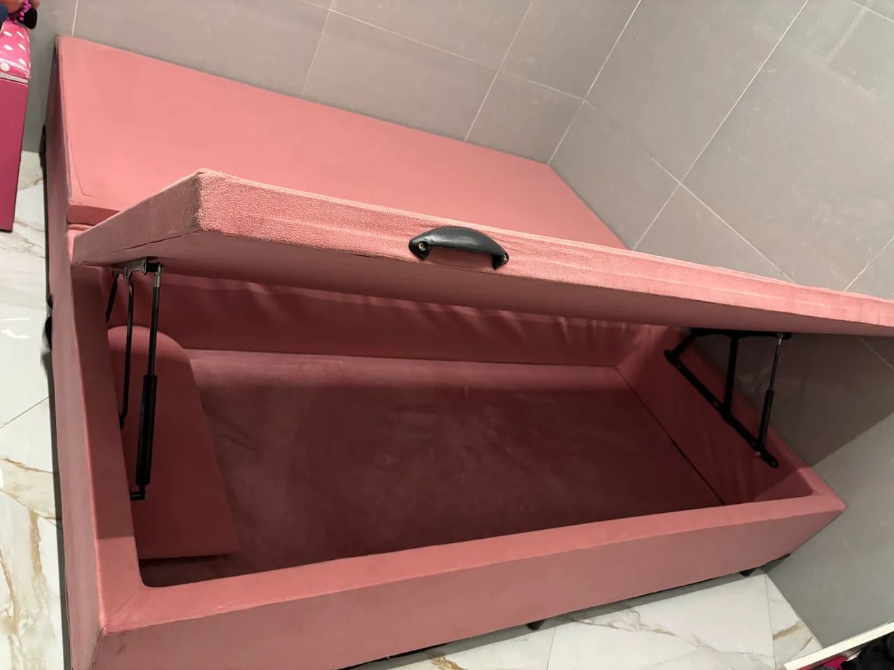 Cama box baú rosé 