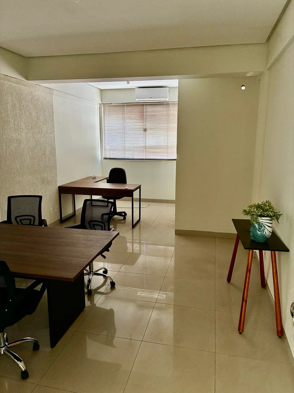 Alugo sala comercial mobiliada 