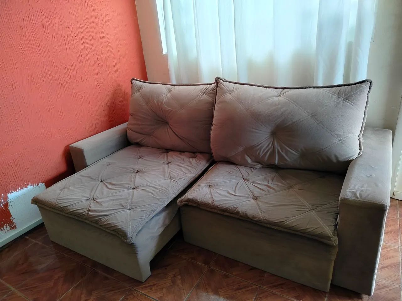 Sofá retratil tecido suede ,4 lugares, super confortavel. - Foto 3