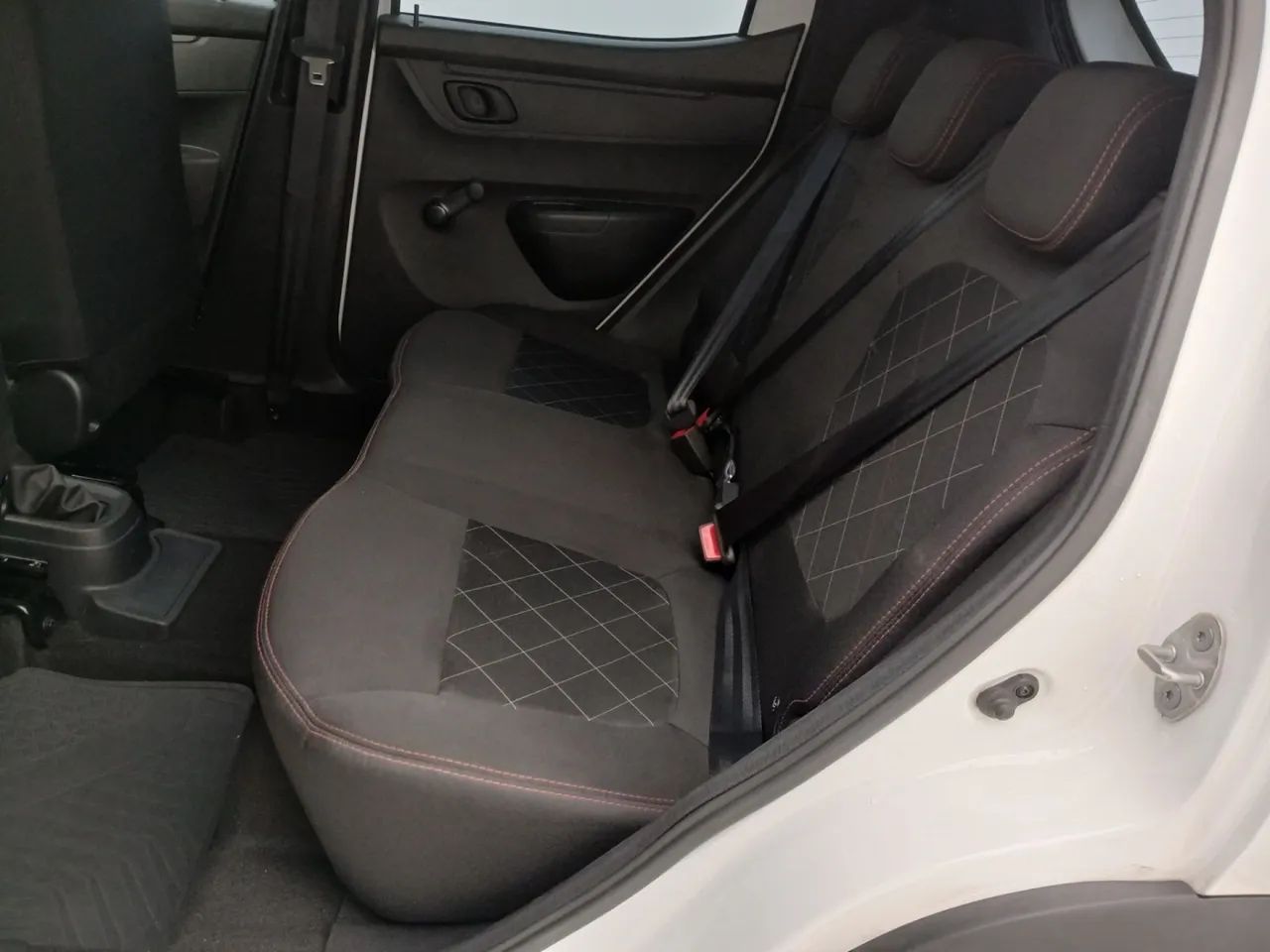 Renault Kwid 1.0 Zen, foto 17 de 18
