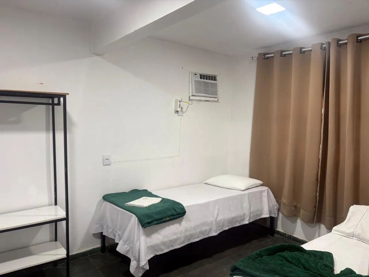 Aluga-se quarto - Suíte/ Alojamento  - Foto 5