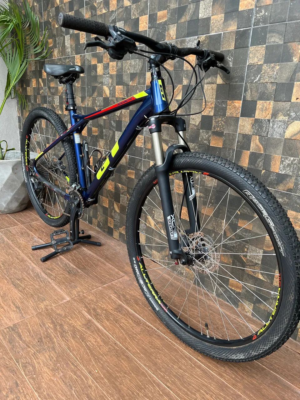 Bike GT Avalanche Elite  - Foto 3