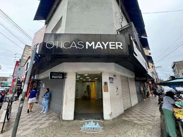 Código 4733 -  Aluga loja com sobreloja no ponto mais movimentado da Av. 28 de Abril