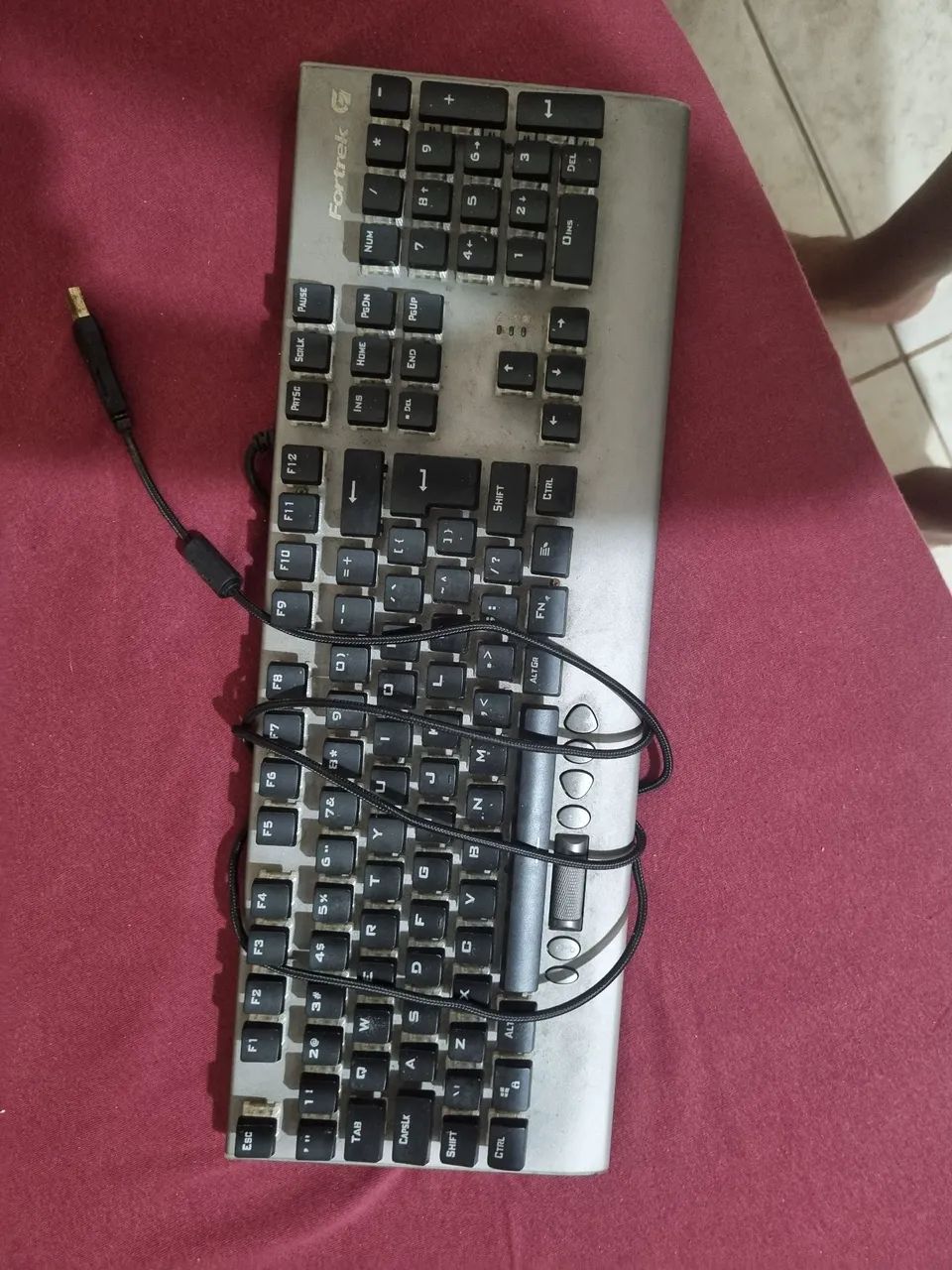 Teclado gamer fortrek