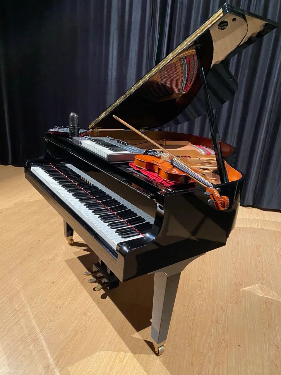 Vende-se Piano de Cauda  - Foto 3