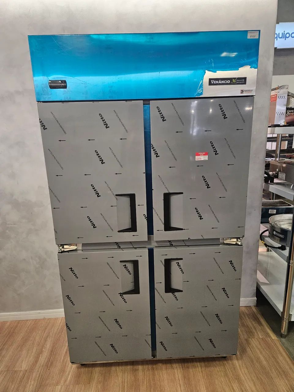 geladeira comercial de inox 790 litros