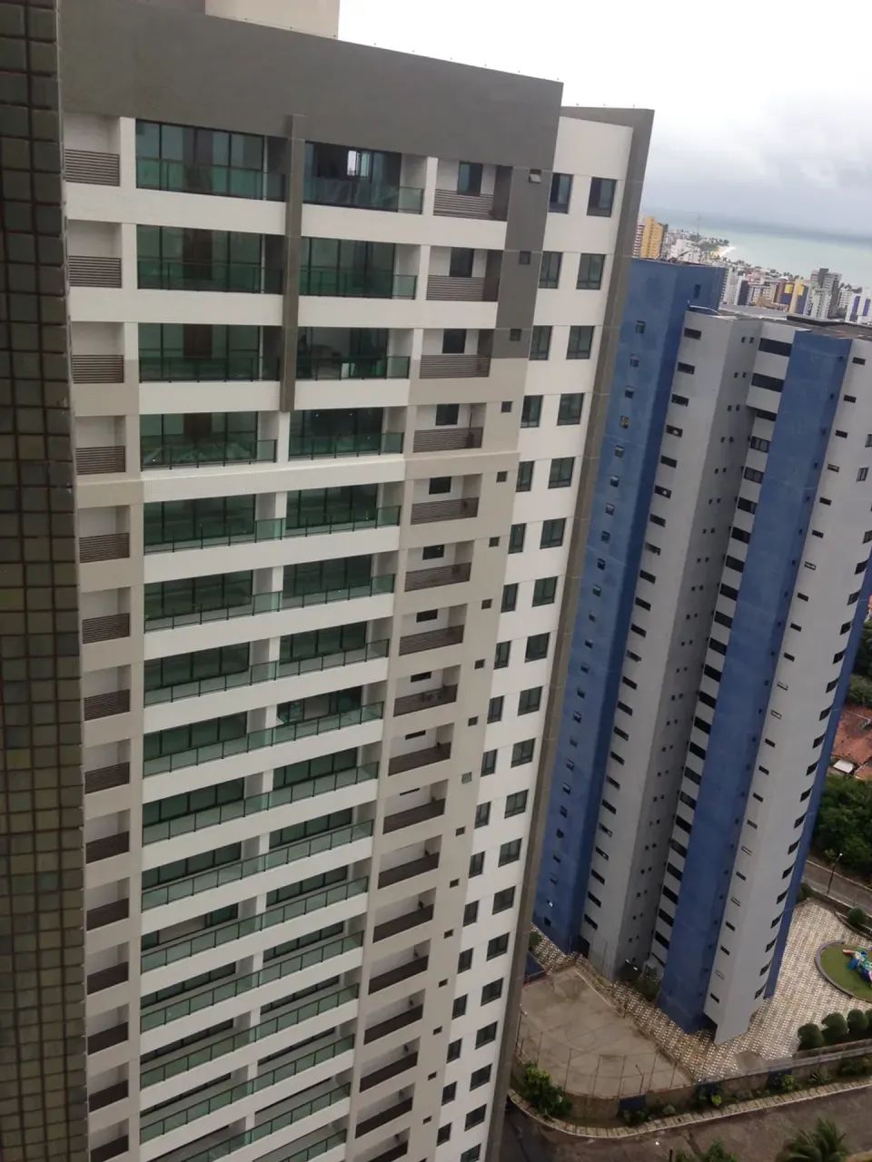 Apto com 126m², 3 suítes, Pos. Nascente, 26º andar, 2 Vagas soltas, planejados básicos