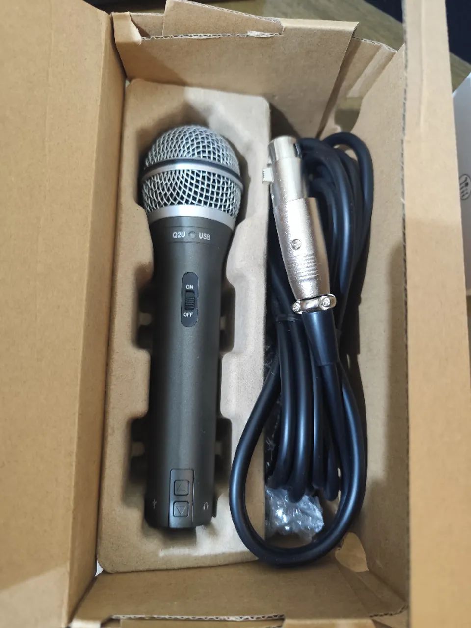 Selling Professional Samson Q2U Microphone