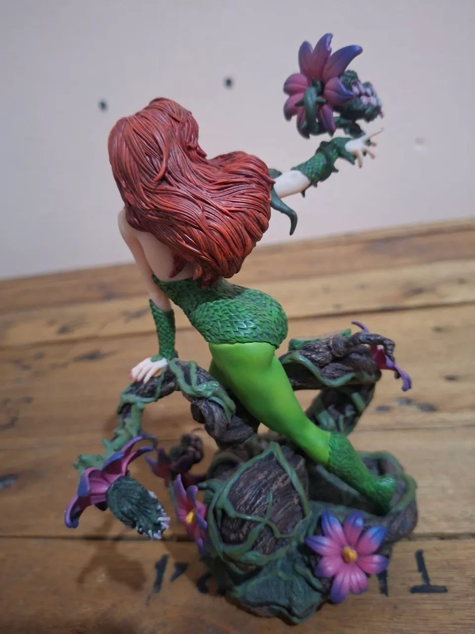 HERA VENENOSA Iron Studios  - Foto 5