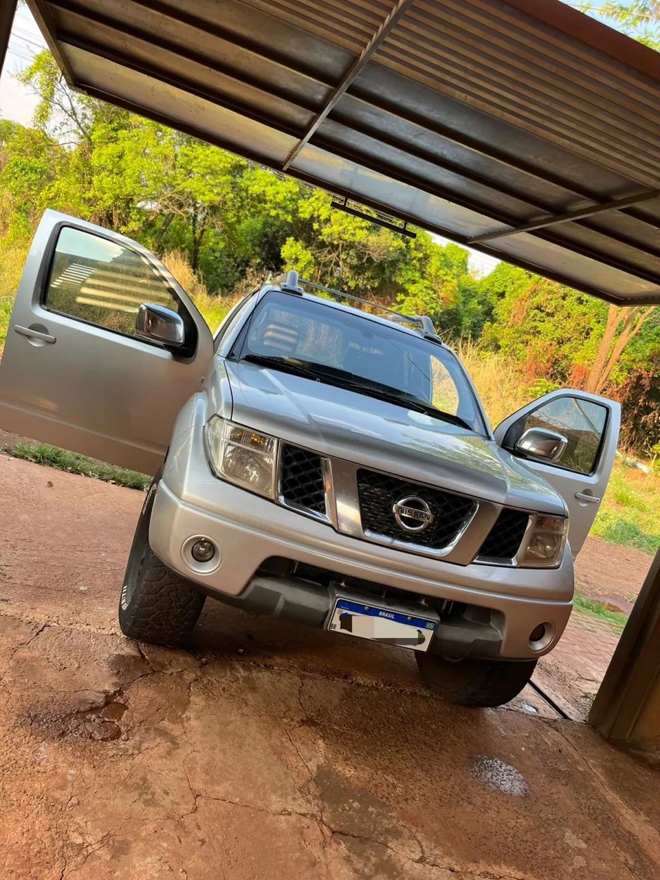 Nissan Frontier Frontier LE CD 4x4 2.5 TB Diesel Mec. 2011