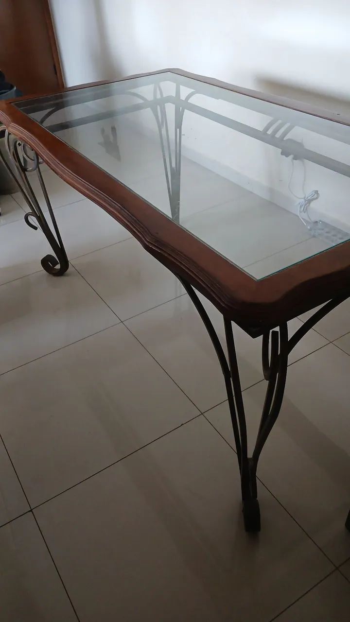 Mesa madeira com base de ferro 6 lugares