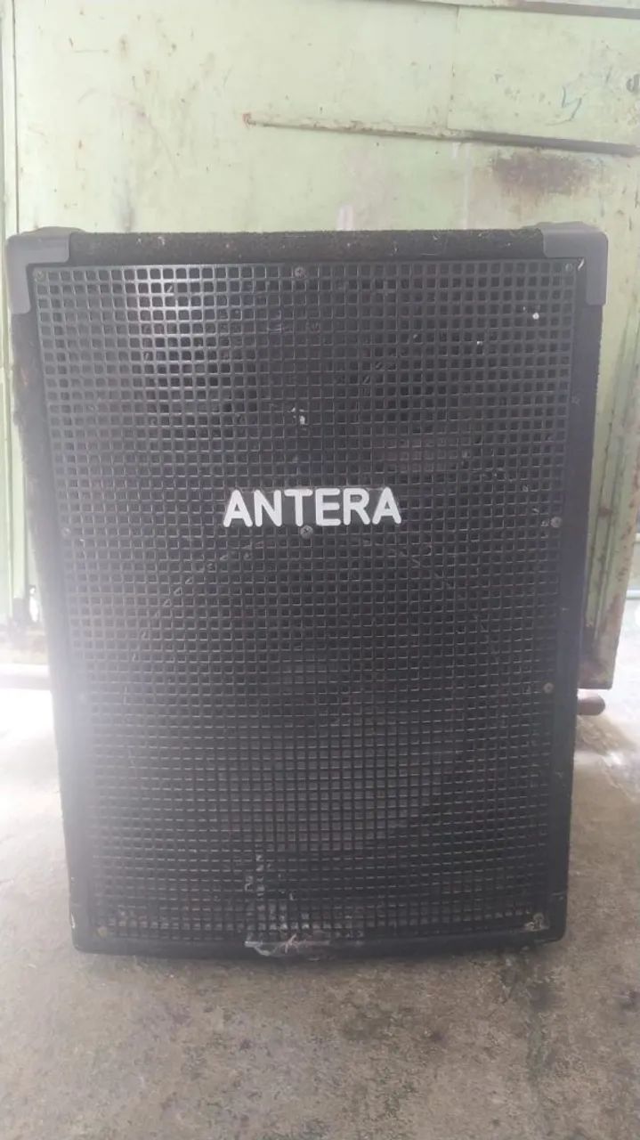 Caixa de som antera
