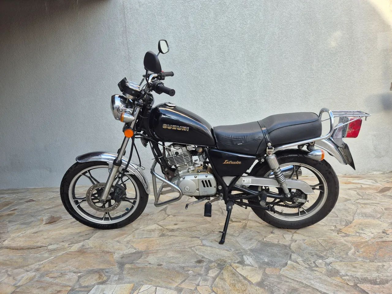 Intruder 125