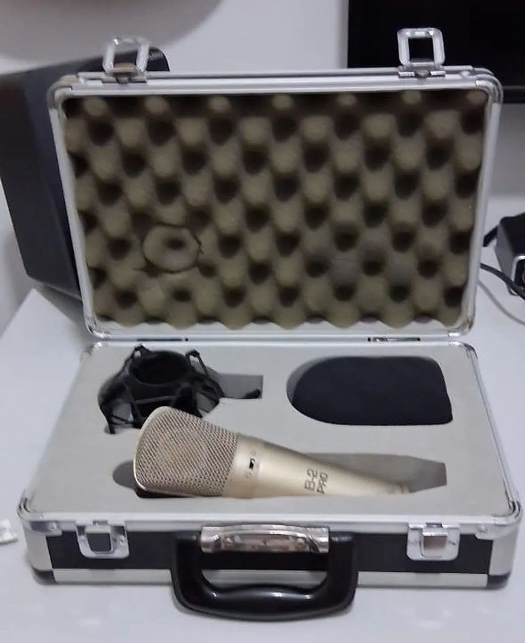 Microfone condensador Behringer B2PRO 