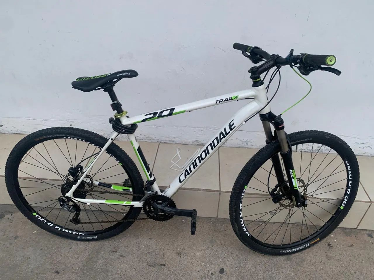 Cannondale - Trail 4 - Aro 29 - MTB