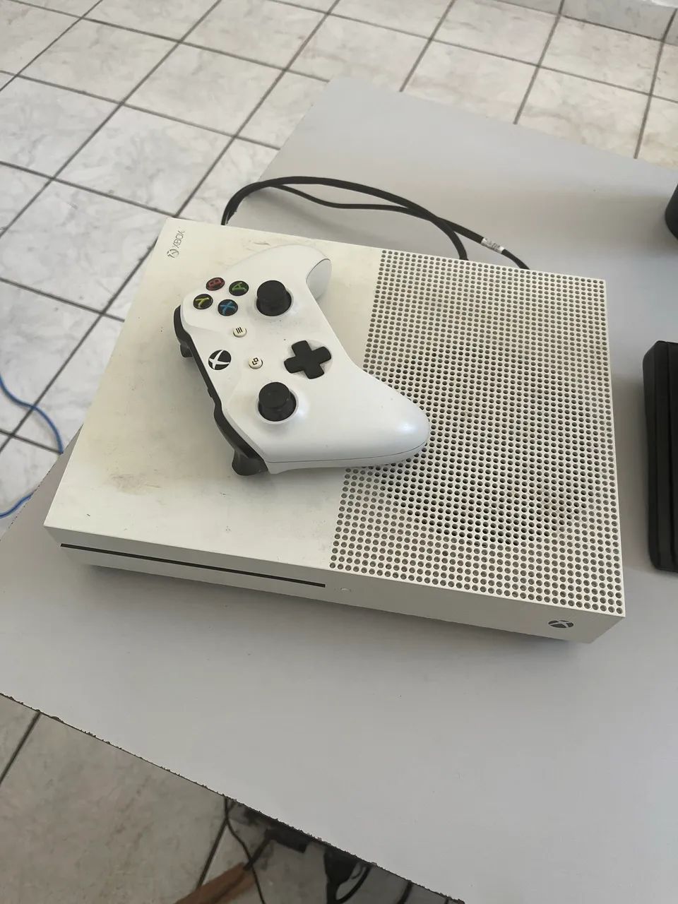 Xbox one S + 2 controles - Foto 3