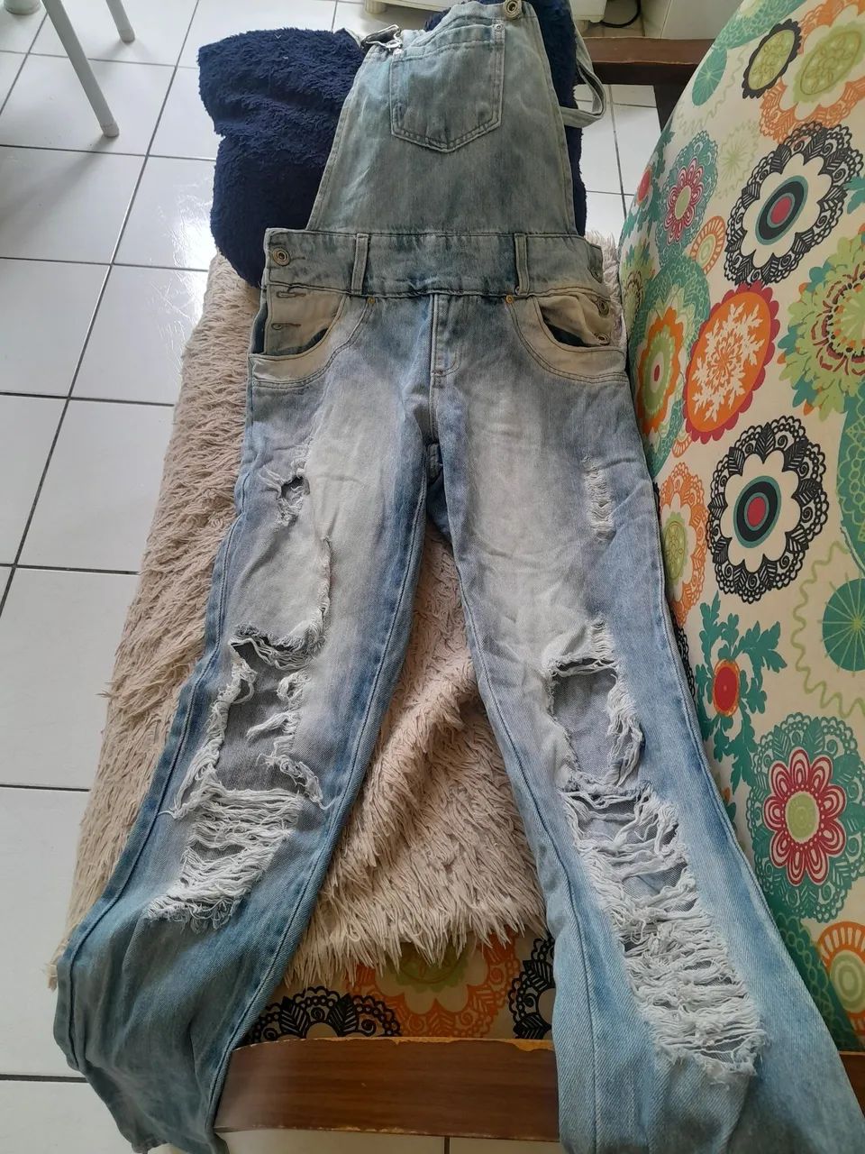 Jardineira jeans 