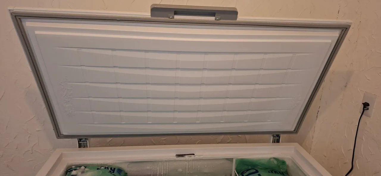  Vende se Freezer 400L Eletrolux 220v - Foto 3