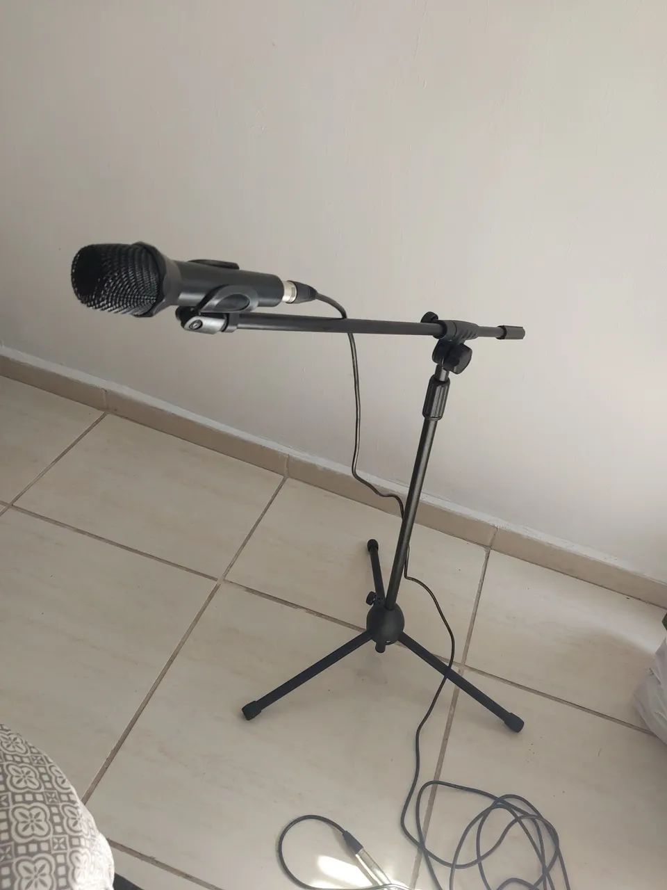 Microfone e pedestal 140 reais - Foto 2
