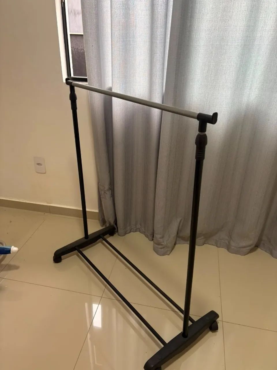 Cabides, Araras e Prateleiras  - Foto 3