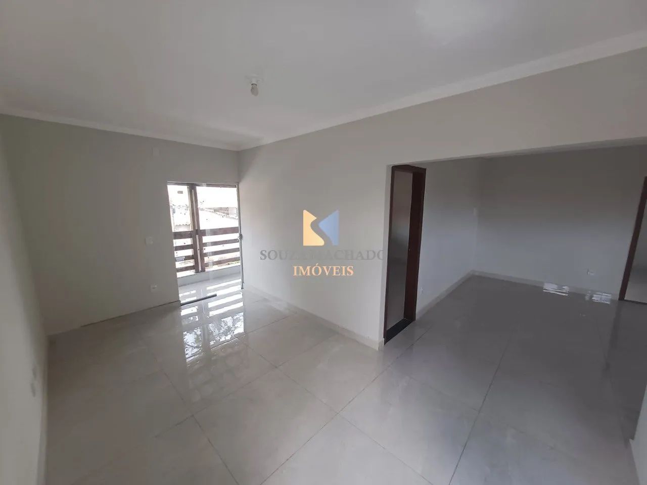 Casa linear acima do nível da rua de 3 quartos e uma vaga - Foto 4