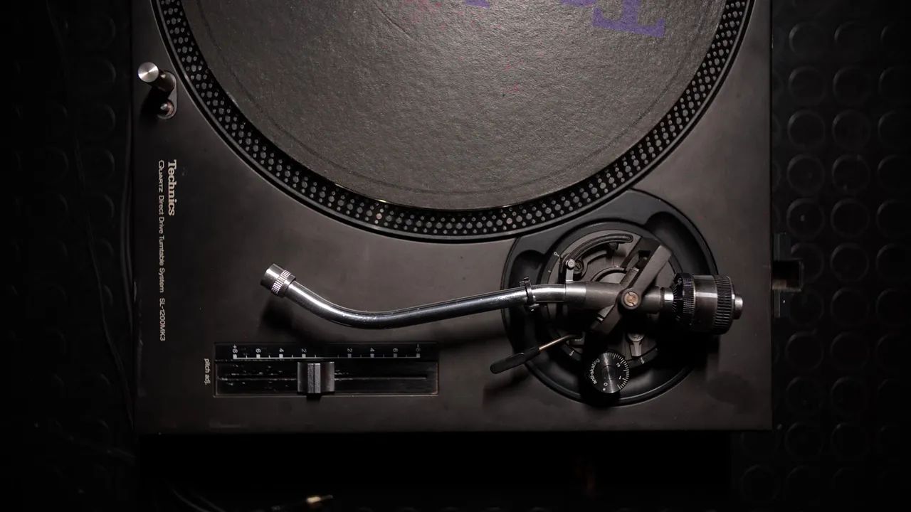 Technics SL-1200MK3 Black Direct Drive DJ Turntable (par)
