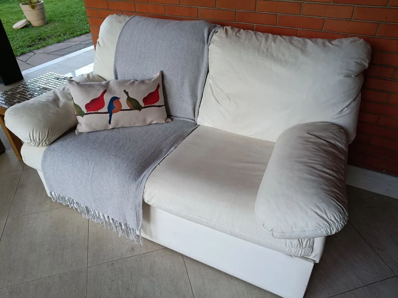 Sofá Branco 2 lugares em couro sintético  - Foto 4