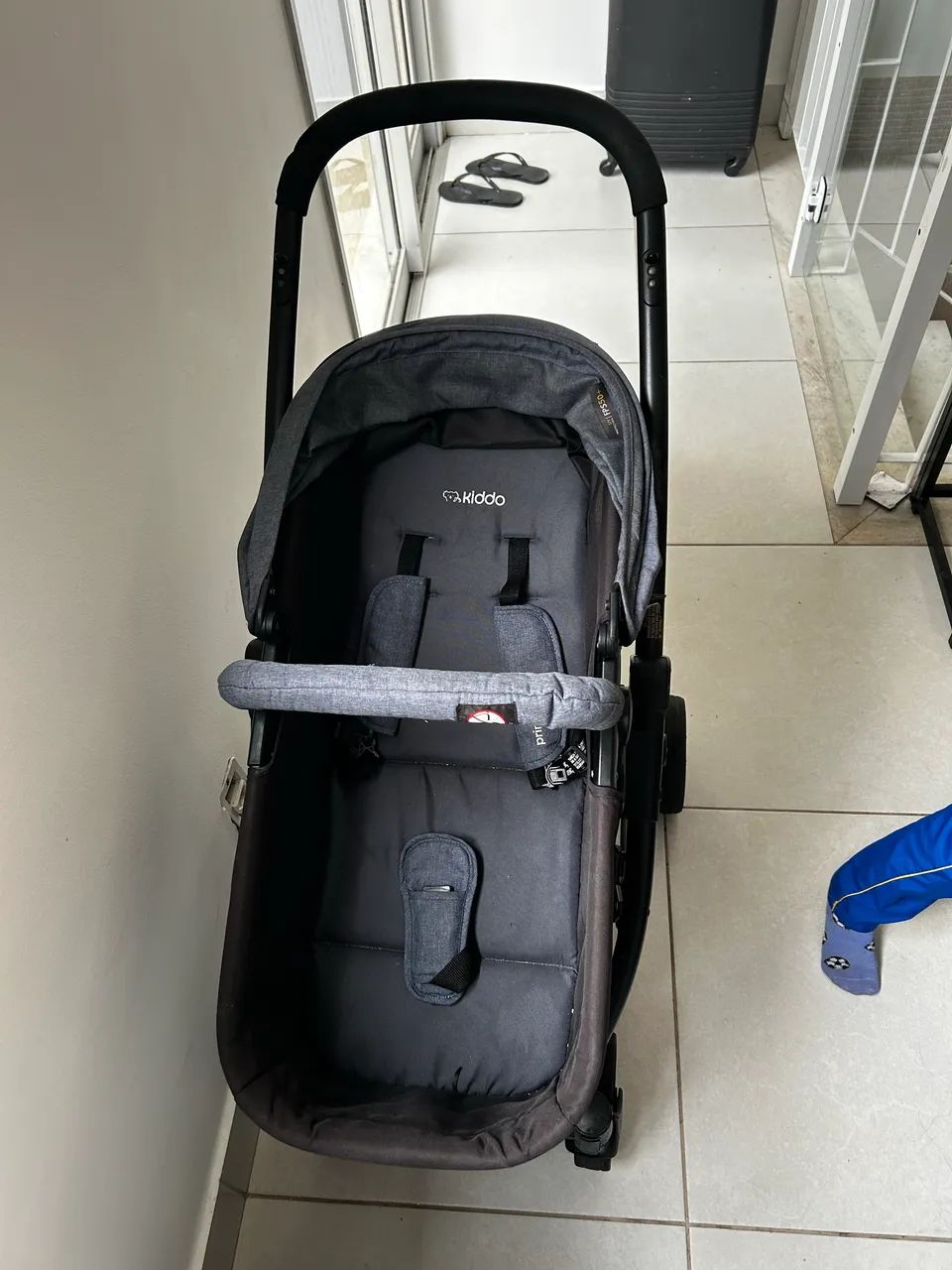 Carrinho de Bebe Moises Bebe Conforto e Base Kiddo Trek cinza  - Foto 2
