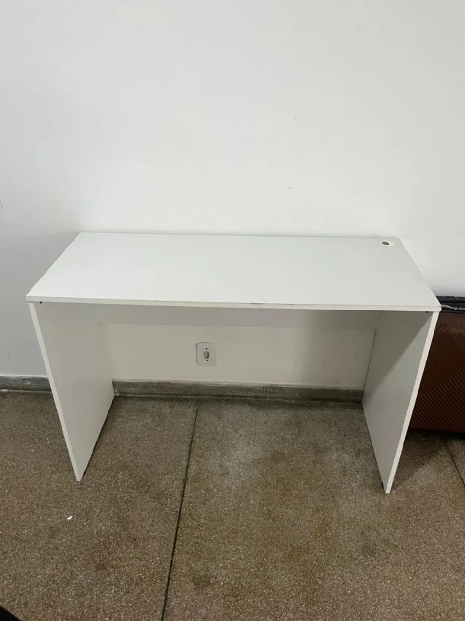 Escrivaninha branca