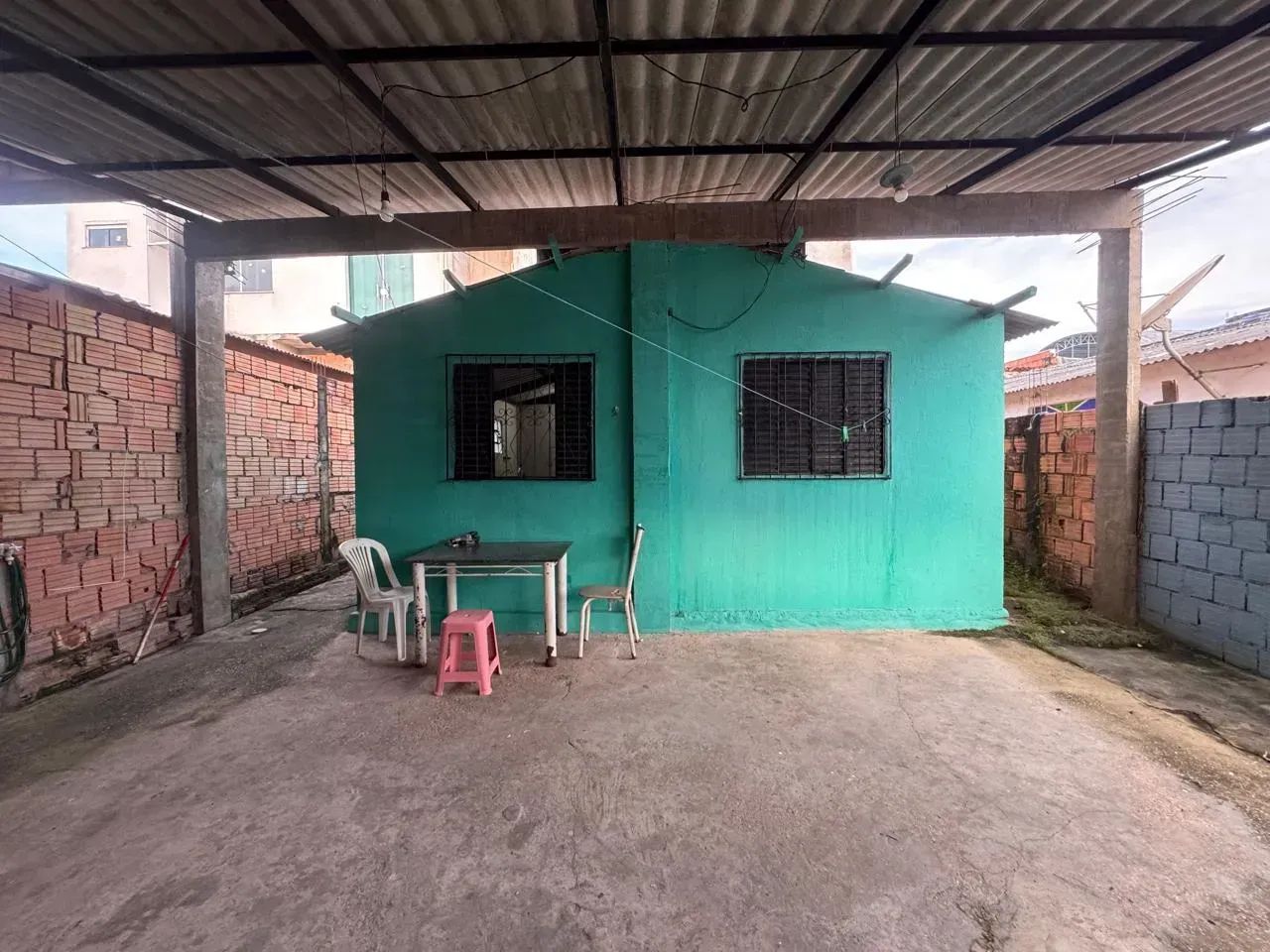 CASA + 2 APARTAMENTOS | DOCUMENTAÇÃO OK | R$ 180 MIL / Nova Cidade