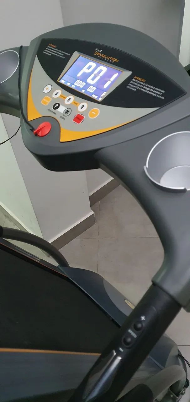 Esteira Evolution Evo 10 em ótimo estado