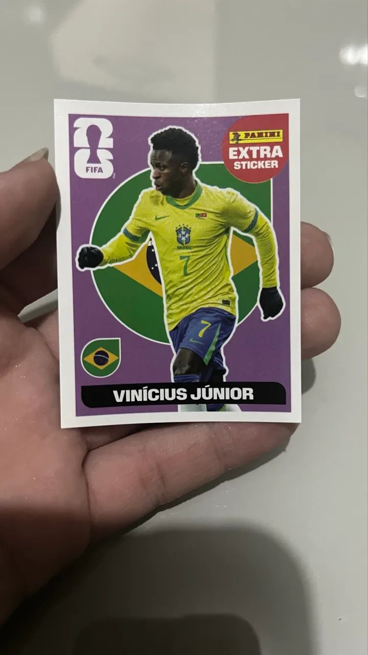 Álbum da Copa com algumas figurinhas coladas + figurinha extra do Messi e Vini Jr  - Foto 2