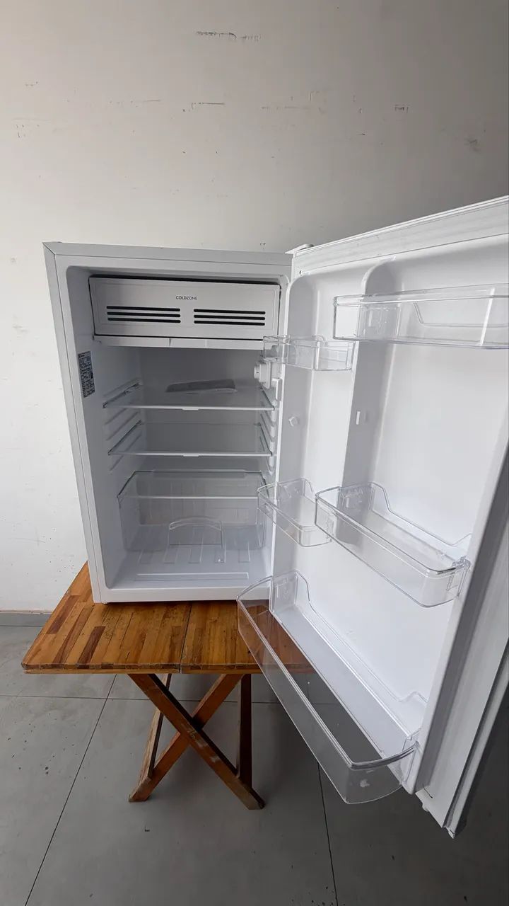 Frigobar Electrolux 121 litros127v outlet  - Foto 3