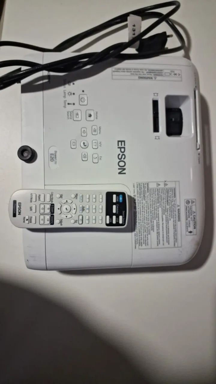 Projetor Epson Powerlite E20 Semi-novo - Foto 2