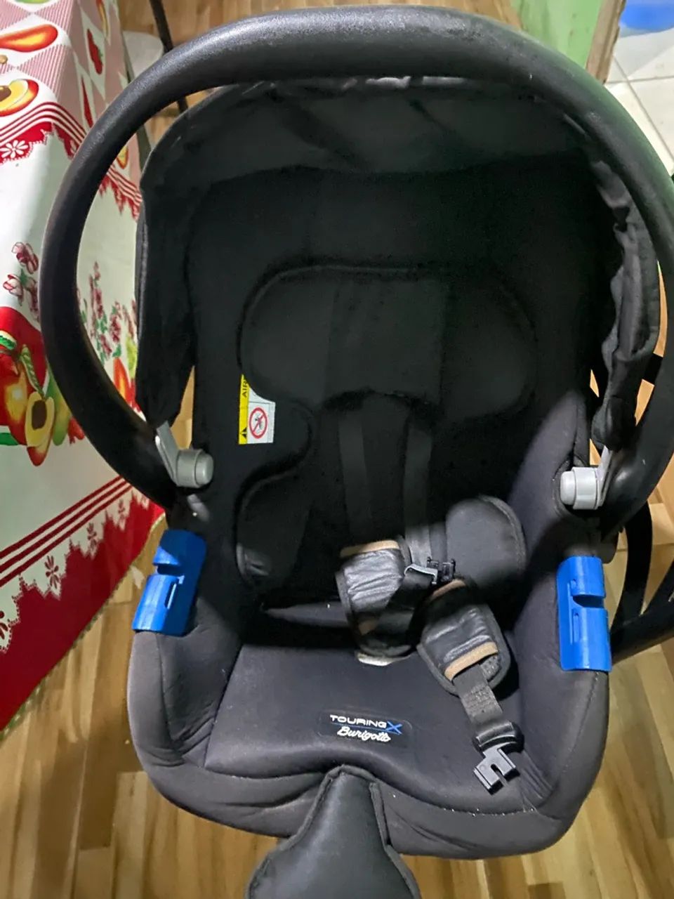 Vende-se bebê conforto 
