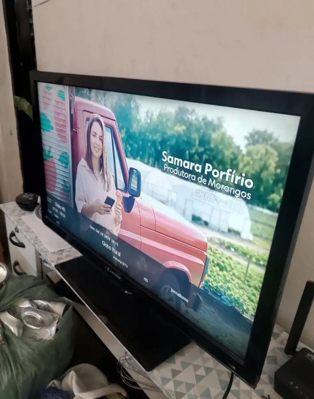Tv 32 polegadas Buster NÃO E SMART com conversor digital integrada 