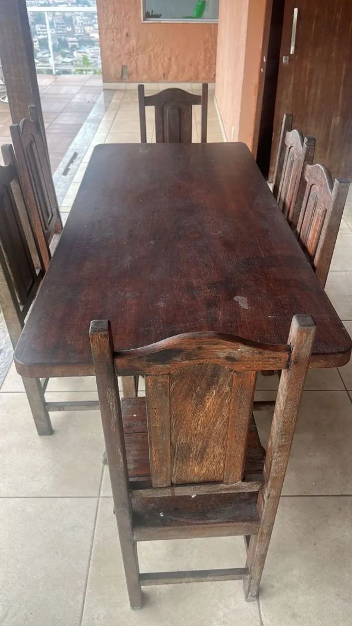 Mesa com 6 cadeiras madeira maciça 