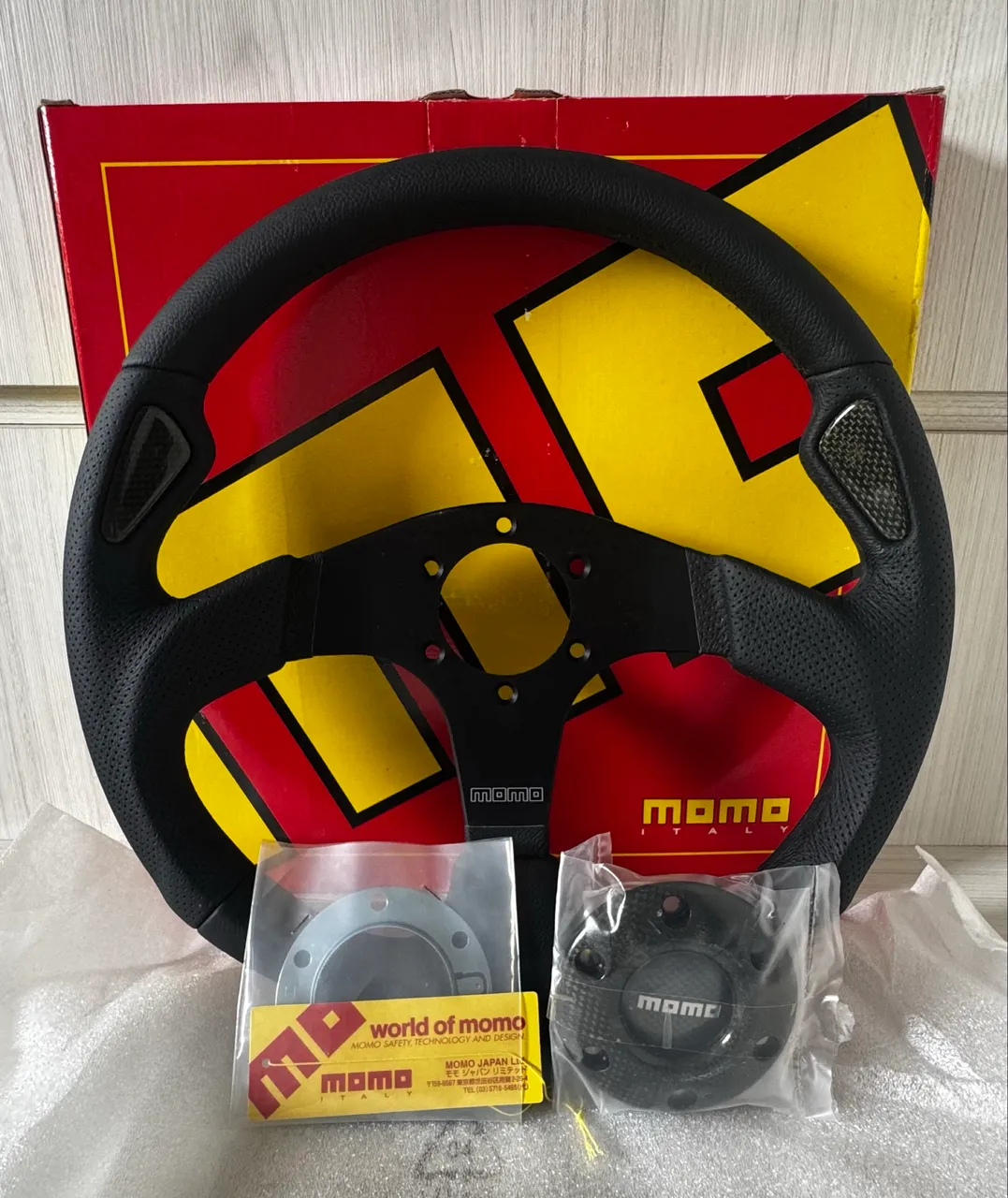 Momo F1 Concept Horn Button Aplique Para Volante Momo Buzina