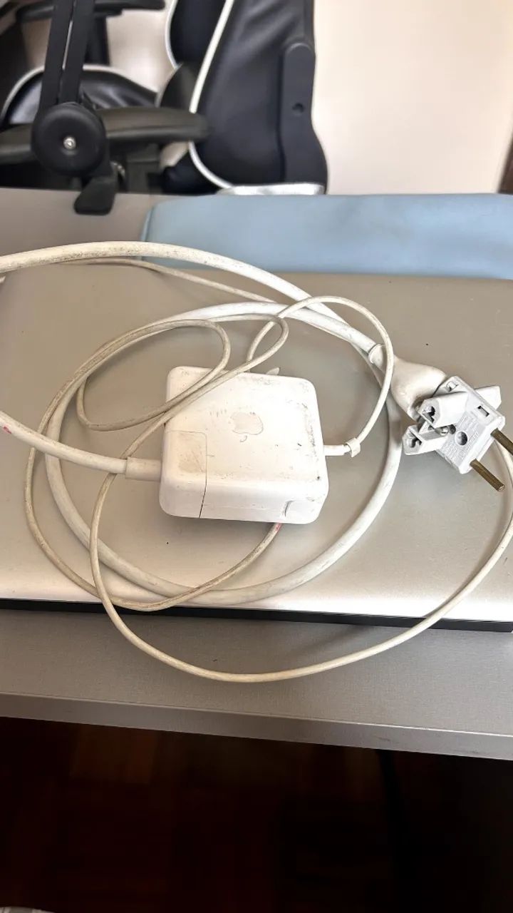 MacBook Pro A13.3" (Para Retirada de Peças / Sem HD)