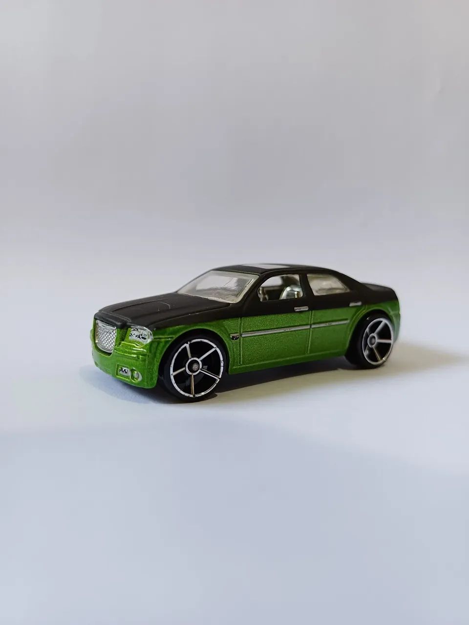Hot Wheels Chrysler 300C T-Hunt