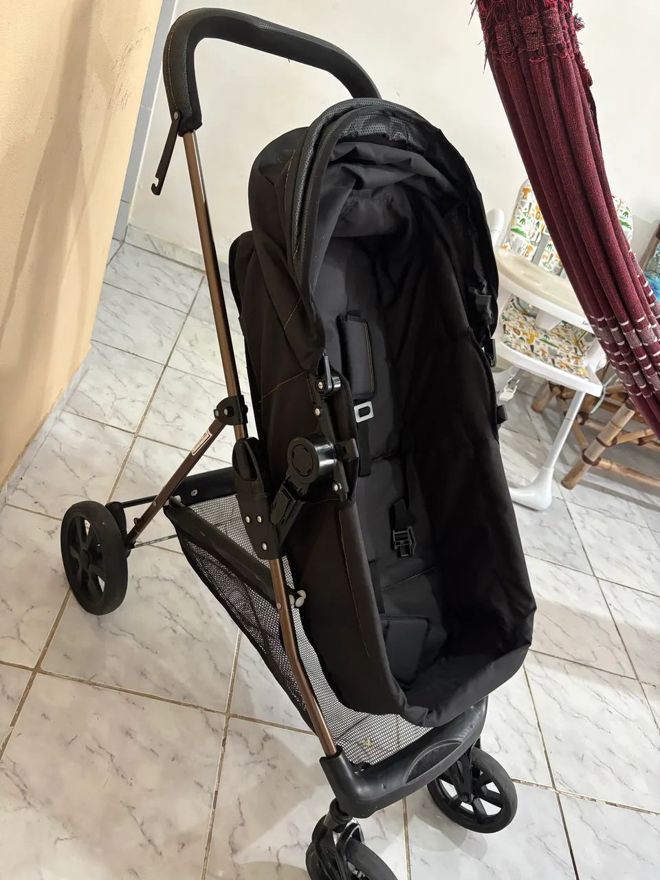 Vendo carrinho de bebê galzerano e bebê conforto 