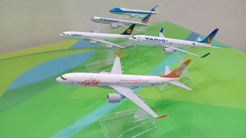 AVIÃO MINIATURA GOL - 16cm  PRESENTE, DECORAÇÃO E DESTAQUE - Foto 4